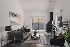 Phaedrus Living Luxury Botanic Residence