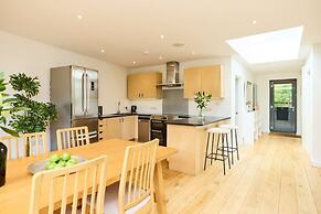The Putney Wonder - Dazzling 3bdr Flat With Garden