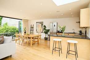 The Putney Wonder - Dazzling 3bdr Flat With Garden