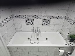 Convenient Wirral Retreat