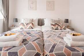 Convenient Wirral Retreat