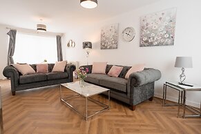 Convenient Wirral Retreat