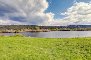 Carbondale Condo w/ Balcony & On-site Fly Fishing!