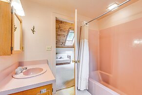 Family-friendly Ludlow Cabin on Lake Pauline!