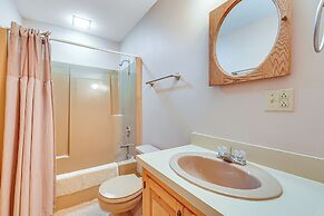 Family-friendly Ludlow Cabin on Lake Pauline!