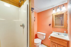 Family-friendly Ludlow Cabin on Lake Pauline!
