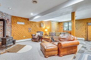 Family-friendly Ludlow Cabin on Lake Pauline!