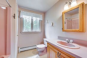 Family-friendly Ludlow Cabin on Lake Pauline!