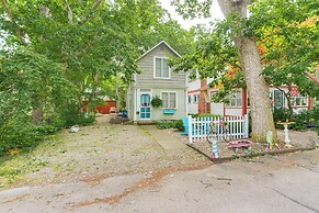 Historic Lakeside Marblehead Cottage: Walk to Lake