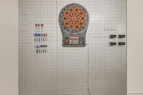 Beautiful Lake Sinclair Retreat w/ Dock & Deck!