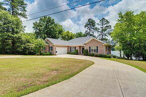 Beautiful Lake Sinclair Retreat w/ Dock & Deck!