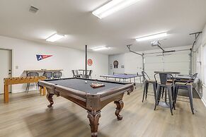 Beautiful Lake Sinclair Retreat w/ Dock & Deck!