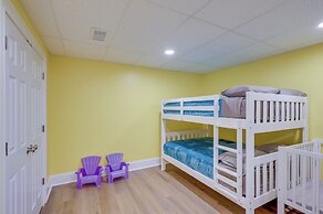 Beautiful Lake Sinclair Retreat w/ Dock & Deck!