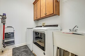 Beautiful Lake Sinclair Retreat w/ Dock & Deck!