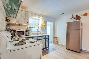 Carrabelle Cottage w/ BBQ Grill ~ 7 Mi to Beach!