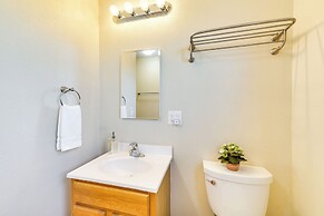 Kelseyville Cottage: Private Deck & On-site Winery