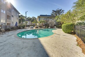 1 Mi to Beach, Pool Access: Hilton Head Island Gem