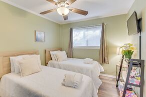 1 Mi to Beach, Pool Access: Hilton Head Island Gem