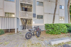 1 Mi to Beach, Pool Access: Hilton Head Island Gem