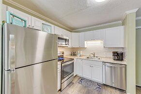 1 Mi to Beach, Pool Access: Hilton Head Island Gem