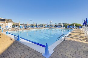 Quaint Montauk House w/ Community Amenities!