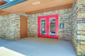 Peaceful Fairhope Getaway, 2 Mi to South Beach