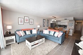 0704 Waters Edge Resort 1 Bedroom Condo by RedAwning