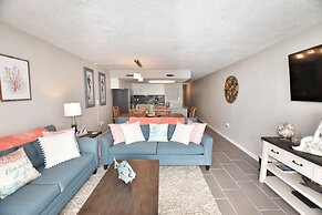 0704 Waters Edge Resort 1 Bedroom Condo by RedAwning