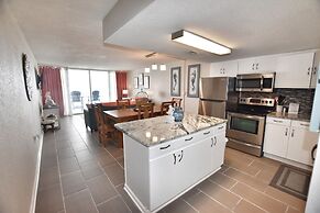 0704 Waters Edge Resort 1 Bedroom Condo by RedAwning