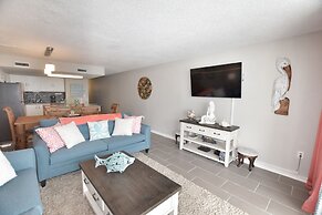 0704 Waters Edge Resort 1 Bedroom Condo by RedAwning