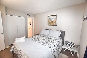 0704 Waters Edge Resort 1 Bedroom Condo by RedAwning