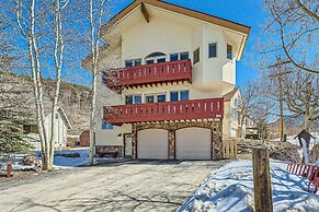 137 Rasor Drive 4 Bedroom Home by RedAwning