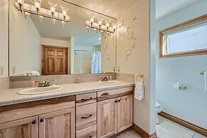 137 Rasor Drive 4 Bedroom Home by RedAwning