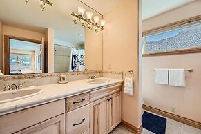 137 Rasor Drive 4 Bedroom Home by RedAwning