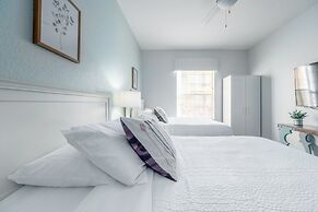 Vista Cay Secret Cove 2 Bedroom Condo by RedAwning