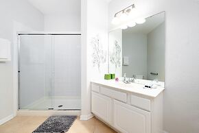 Vista Cay Secret Cove 2 Bedroom Condo by RedAwning