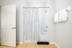 Vista Cay Secret Cove 2 Bedroom Condo by RedAwning