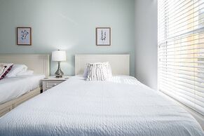 Vista Cay Secret Cove 2 Bedroom Condo by RedAwning