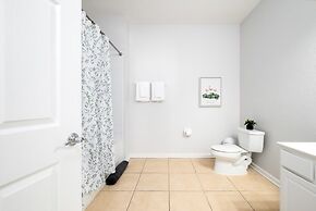 Vista Cay Secret Cove 2 Bedroom Condo by RedAwning