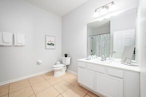 Vista Cay Secret Cove 2 Bedroom Condo by RedAwning