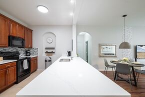 Vista Cay Secret Cove 2 Bedroom Condo by RedAwning