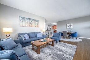 Vista Cay Luxury Rhapsody 3 Bedroom Condo by RedAwning