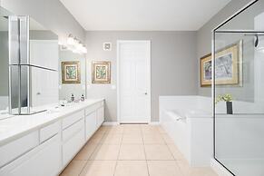 Vista Cay Luxury Rhapsody 3 Bedroom Condo by RedAwning