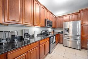 Vista Cay Luxury Rhapsody 3 Bedroom Condo by RedAwning