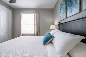 Vista Cay Luxury Rhapsody 3 Bedroom Condo by RedAwning