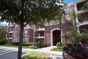 Vista Cay Luxury Rhapsody 3 Bedroom Condo by RedAwning