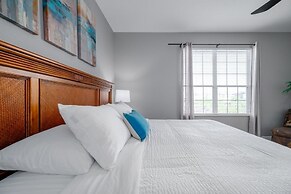 Vista Cay Luxury Rhapsody 3 Bedroom Condo by RedAwning