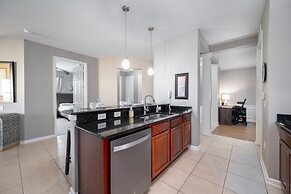 Vista Cay Luxury Rhapsody 3 Bedroom Condo by RedAwning