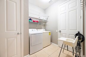 Vista Cay Luxury Rhapsody 3 Bedroom Condo by RedAwning