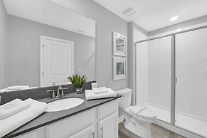 Storey Lake 6 Bed Home- King Master On 1st Floor 6 Bedroom Villa by Re